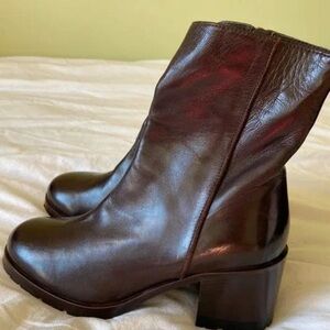 Vibram Rich Brown Leather Heeled Boots
